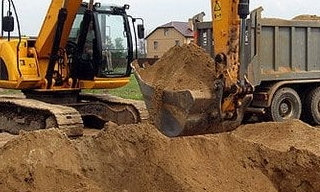 Выкопать яму экскаватором в Киржаче от 918 руб. - 2Землекопа-Крж